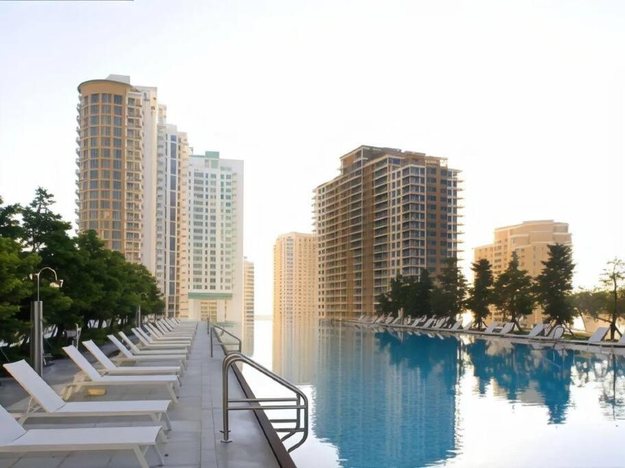 W Luxury High Rise