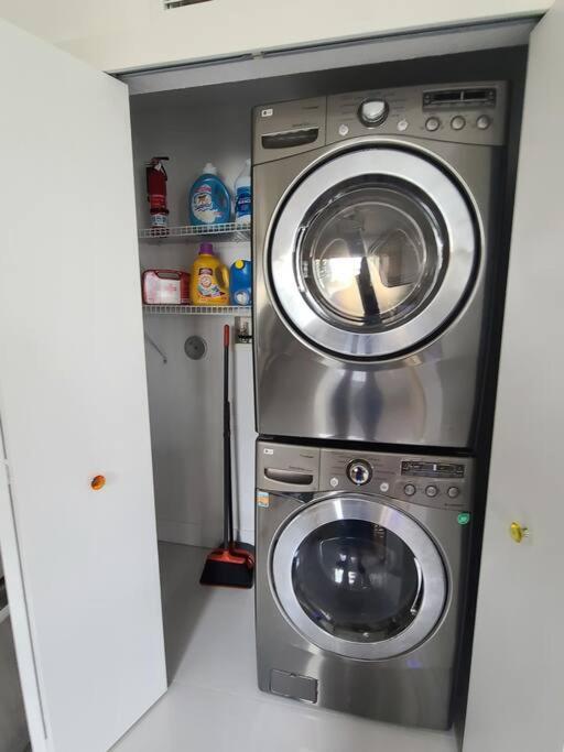 Boutique Style House, Mini Golf Bbq Hot-tub Ev-charger Foosball Vakantiehuis *