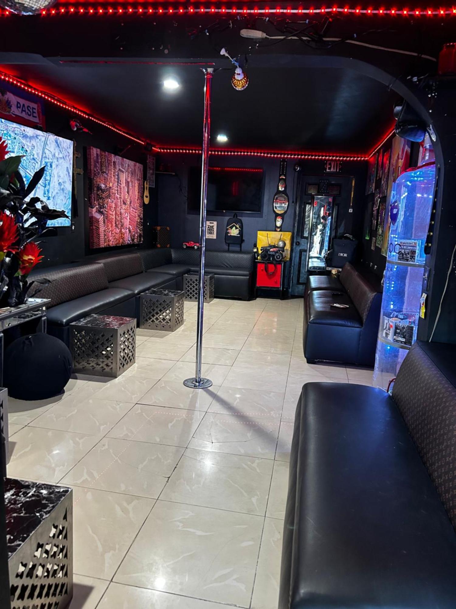 The Black Door Homestay Miami