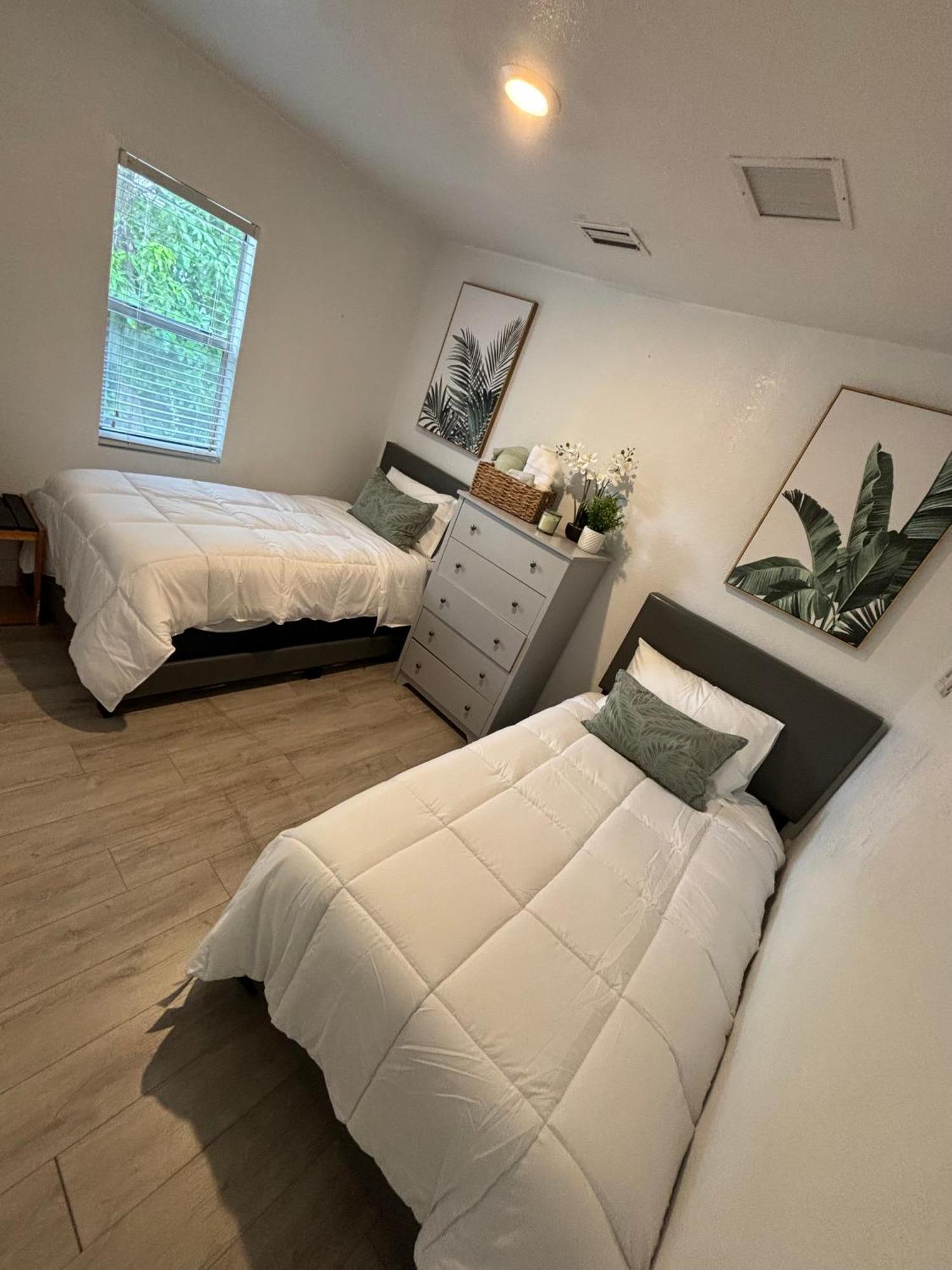 Deluxe In Location In A 2 Bedrooms Unit - Parking, Laundry And Luggage Storage Gasthof