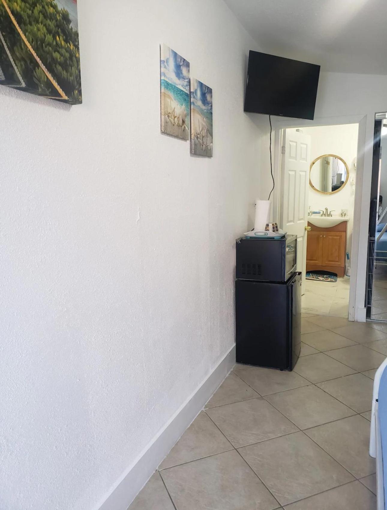 B6 Value On Private Bedroom With Private Bathroom In Little Havana, Homestay Miami