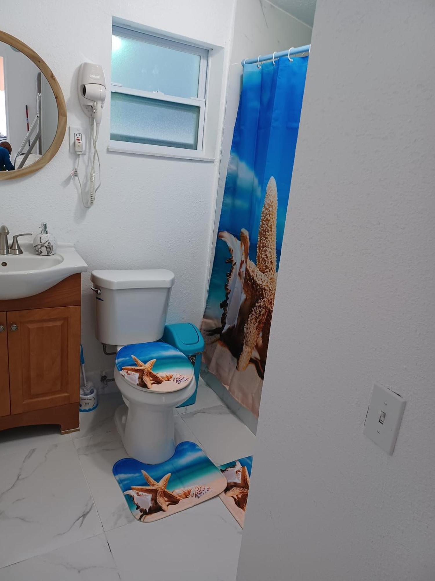 B6 Value On Private Bedroom With Private Bathroom In Little Havana, Miami