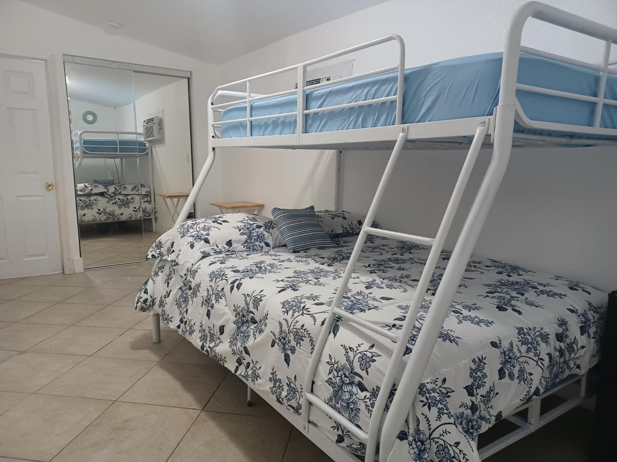 Homestay B6 Value On Private Bedroom With Private Bathroom In Little Havana,