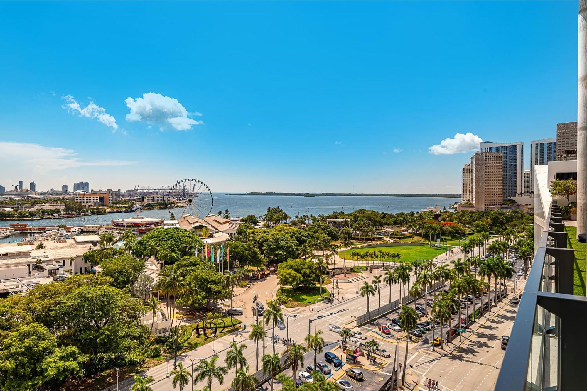 Apartment Studio With Amazing City View At Downtown *