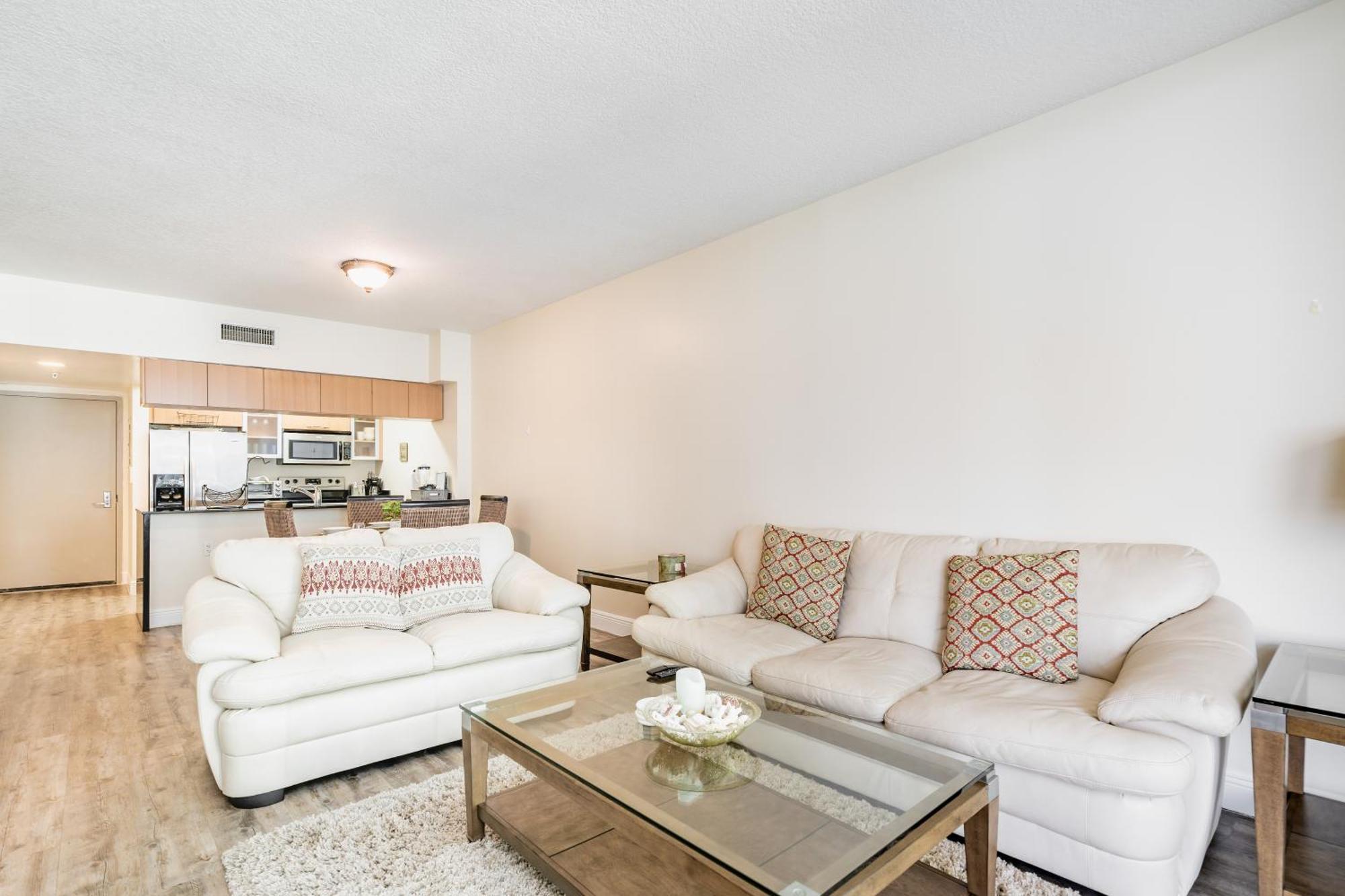 Apartment 1 Bedroom Opera Tower - Edgewater *