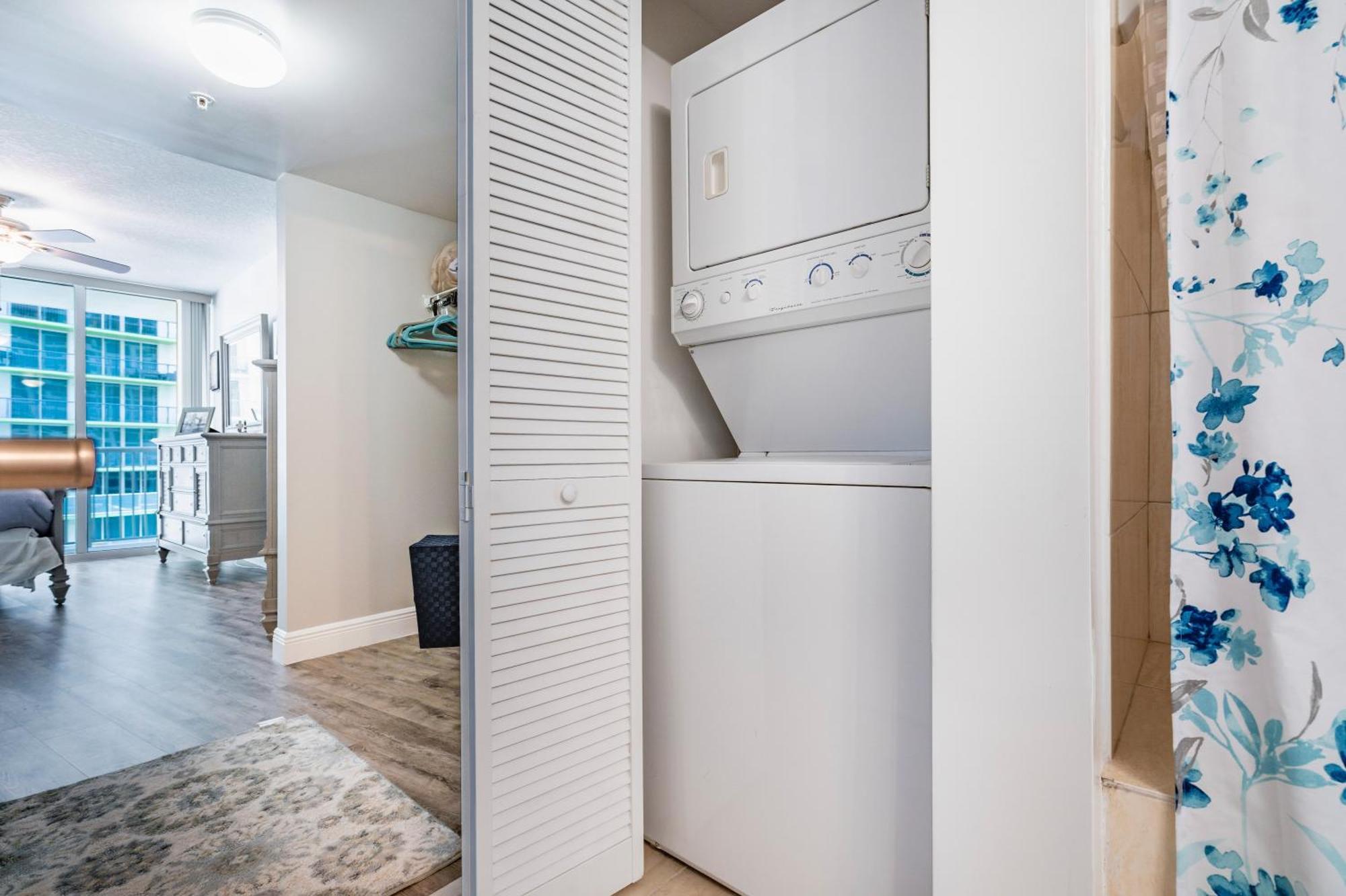 Apartment 1 Bedroom Opera Tower - Edgewater