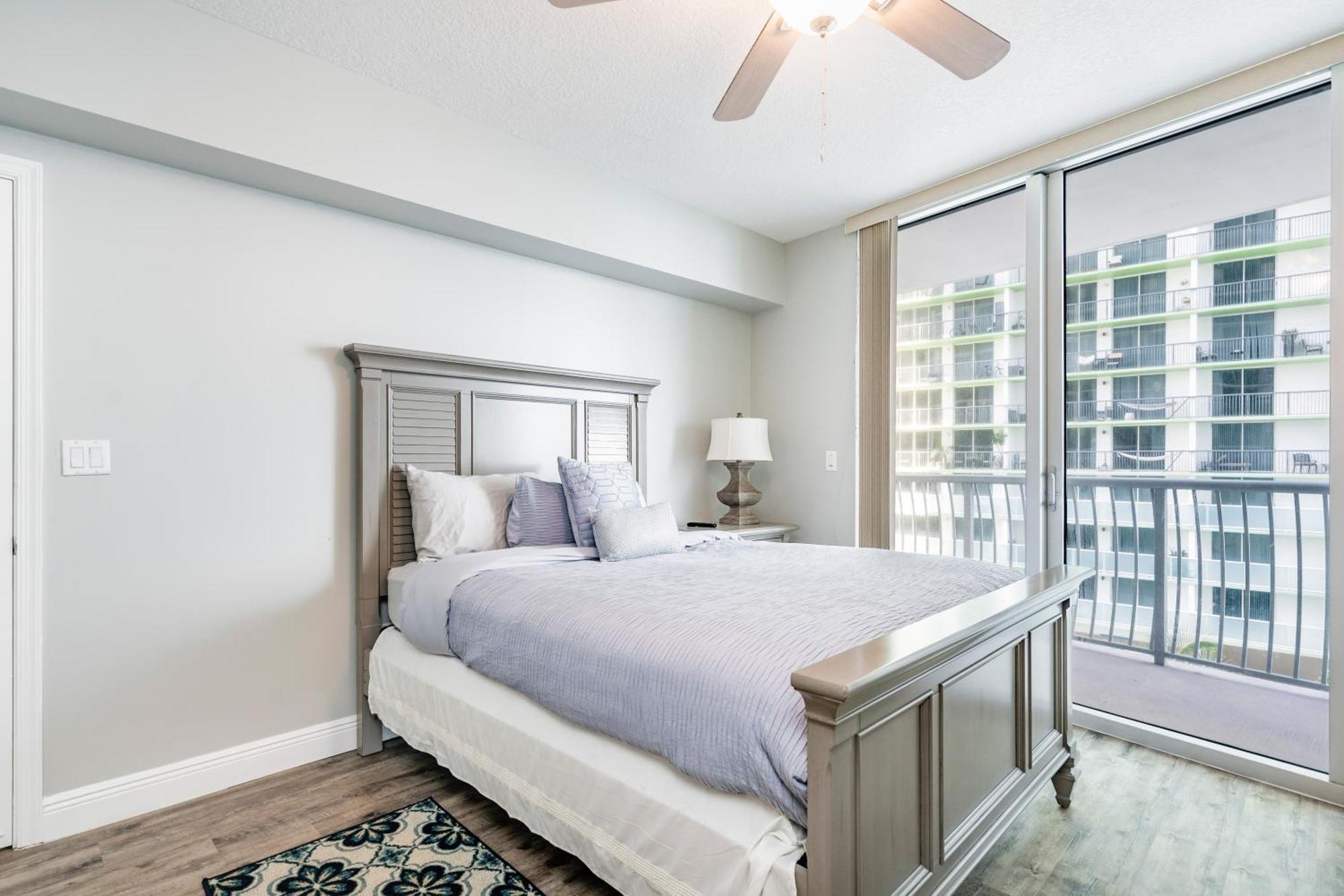 1 Bedroom Opera Tower - Edgewater