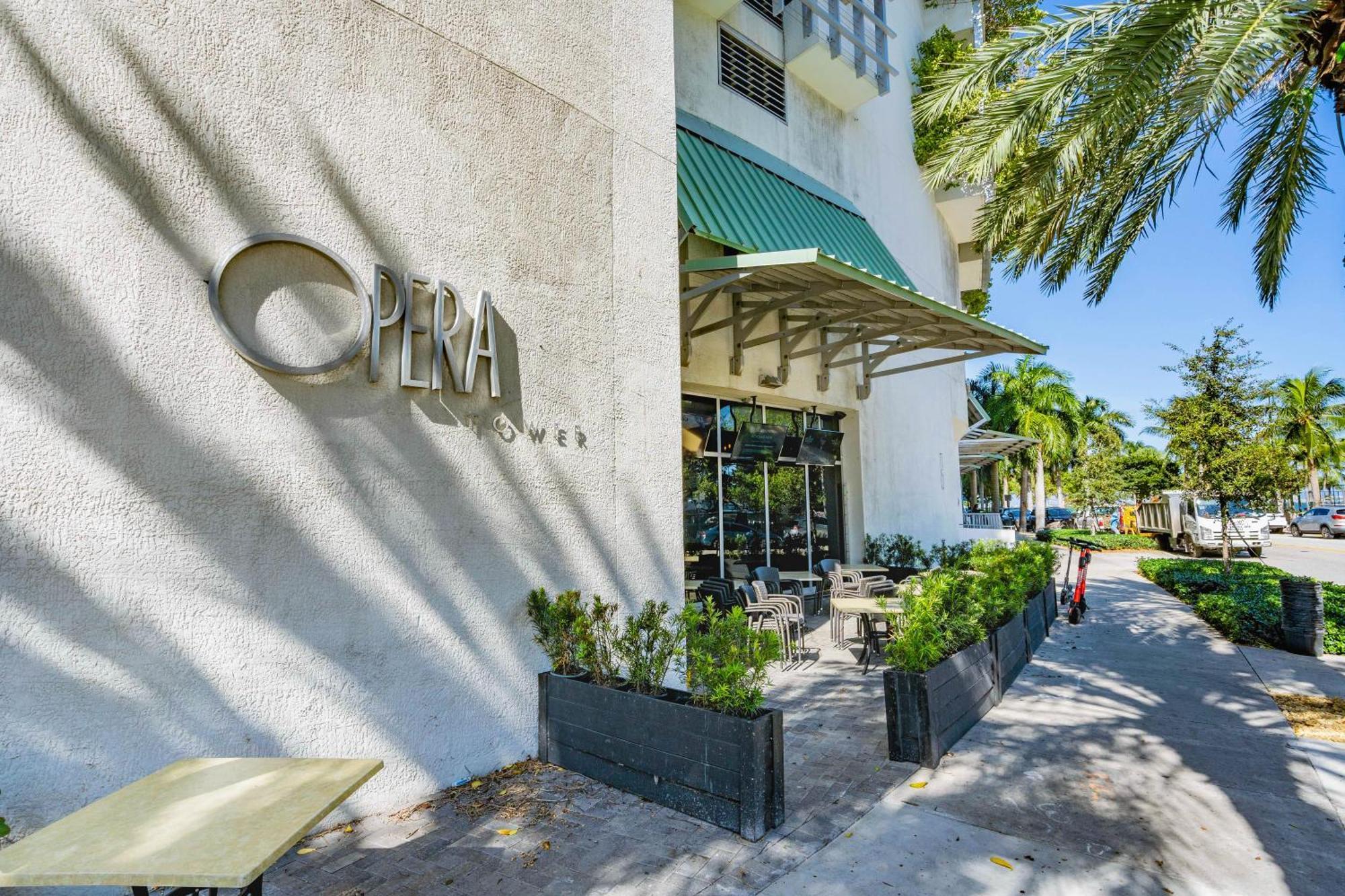 1 Bedroom Opera Tower - Edgewater *