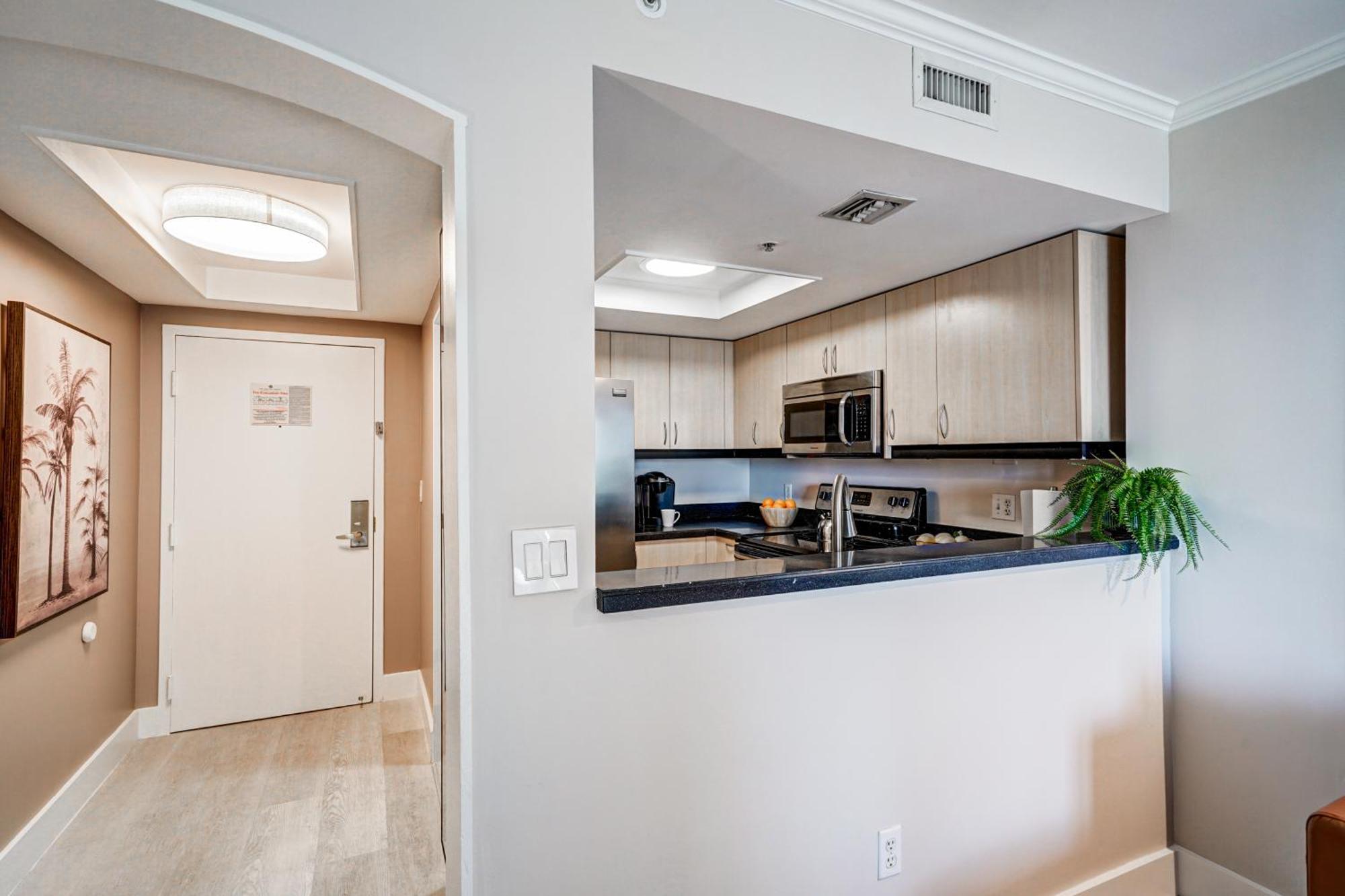 Coconut Grove Beauty 1 Bedroom Bayview With Free Parking Apartment