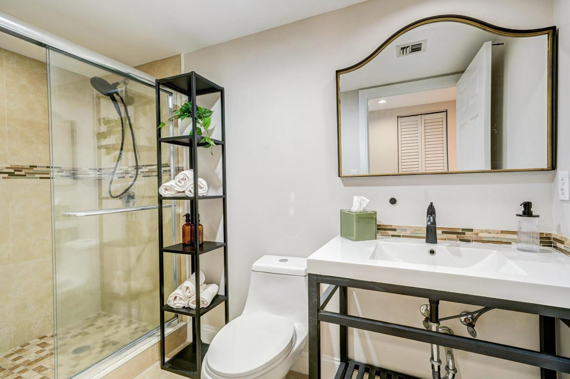 Coconut Grove Beauty 1 Bedroom Bayview With Free Parking Miami