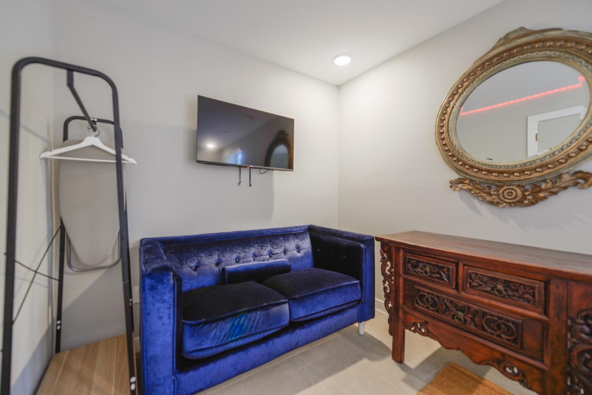 Incredible Comfort: Awesome With Parking Apartment *