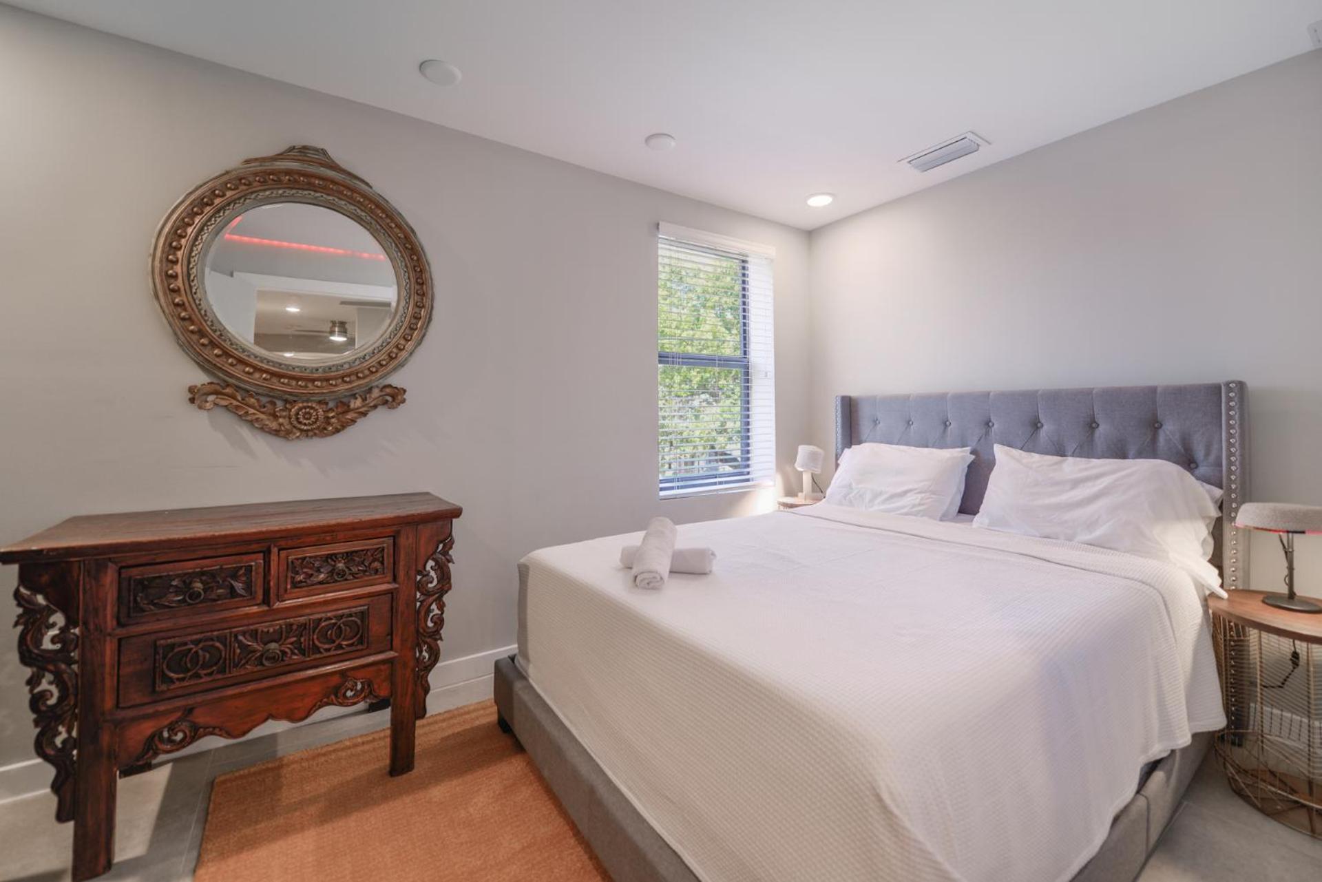 Incredible Comfort: Awesome With Parking Apartment Miami