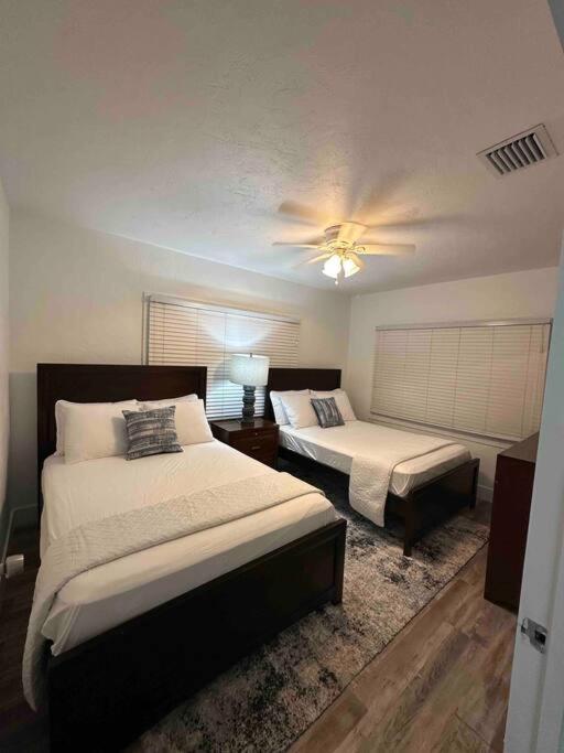 Entire 3/1 House Near Wynwood! Vakantiehuis
