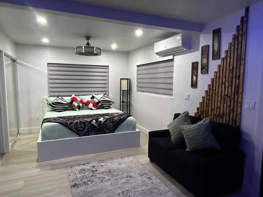 Cozy Apartment, With Separate Entrance *