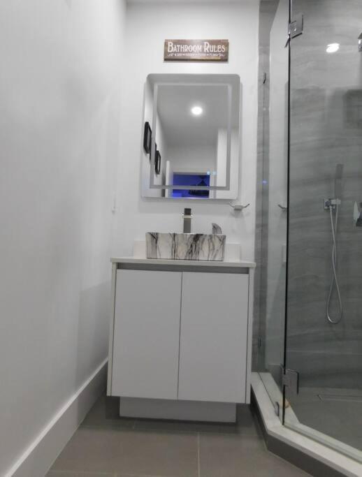 Cozy Apartment, With Separate Entrance * Miami