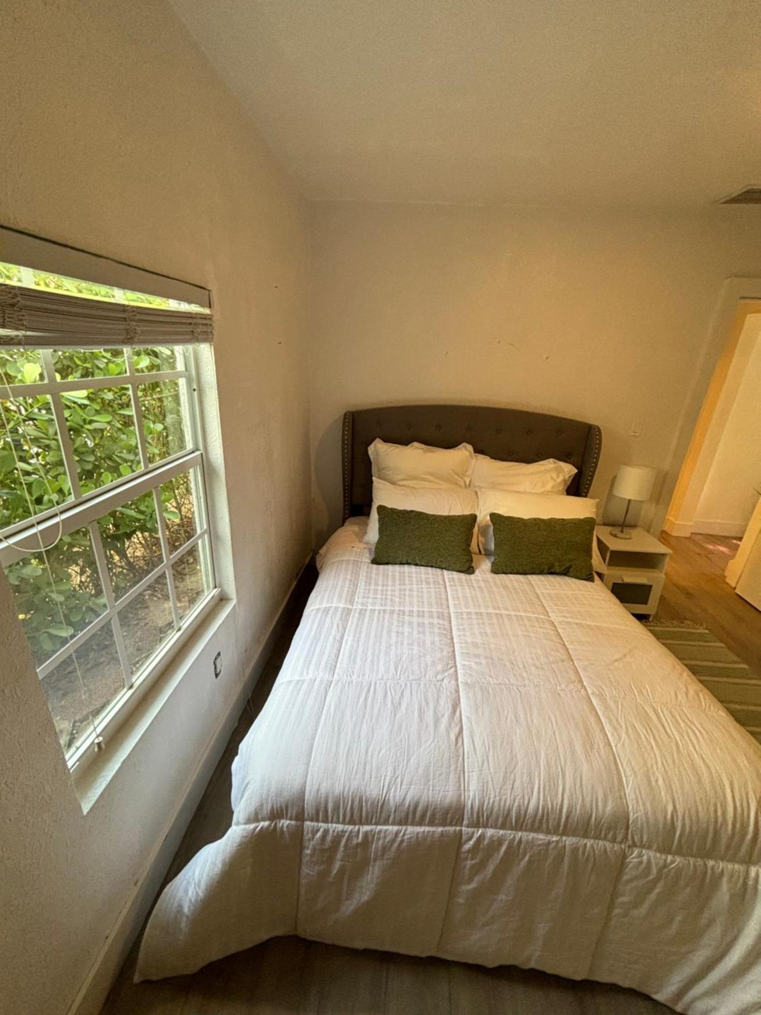 Gasthof Deluxe In Location In A 2 Bedrooms Unit - Parking, Laundry And Luggage Storage
