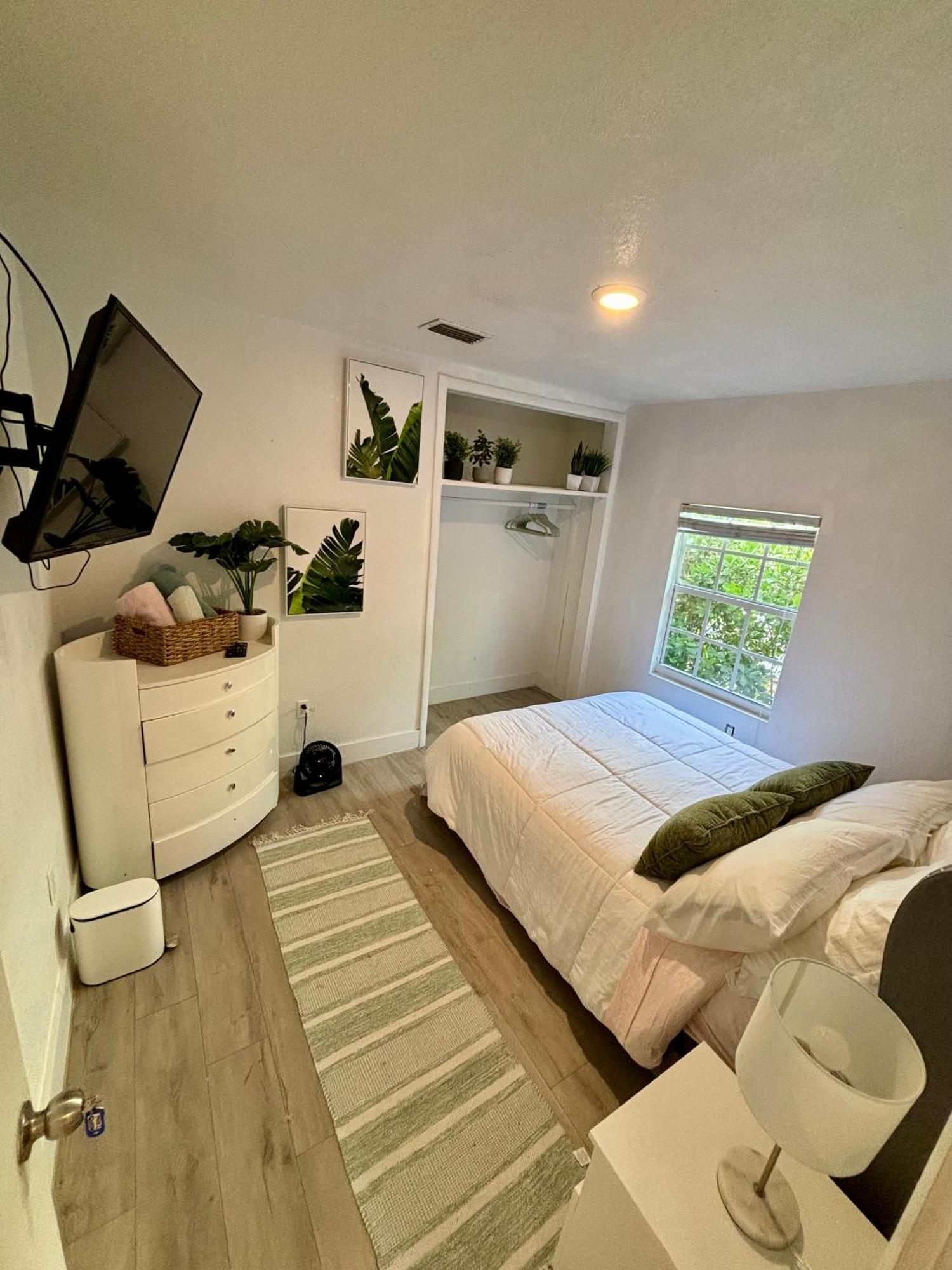 Deluxe In Location In A 2 Bedrooms Unit - Parking, Laundry And Luggage Storage Gasthof Miami