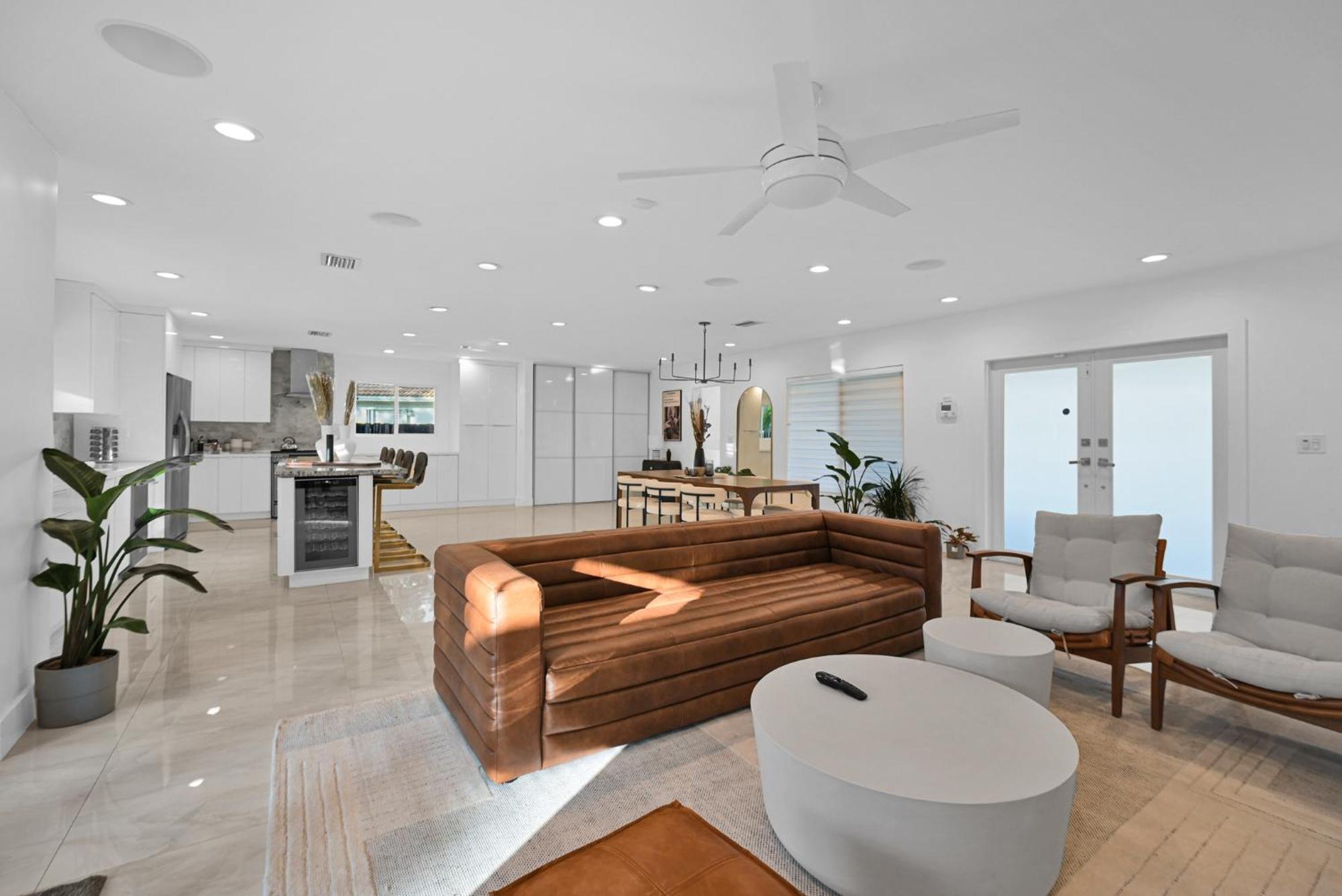 Capri Aventura 4 Bed