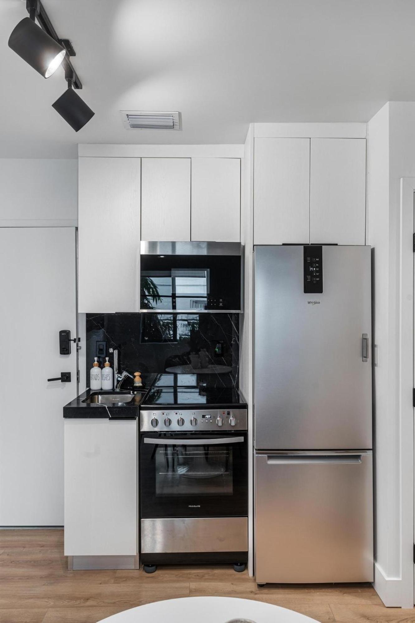 Apartment Lux Retreat By Renzzi *