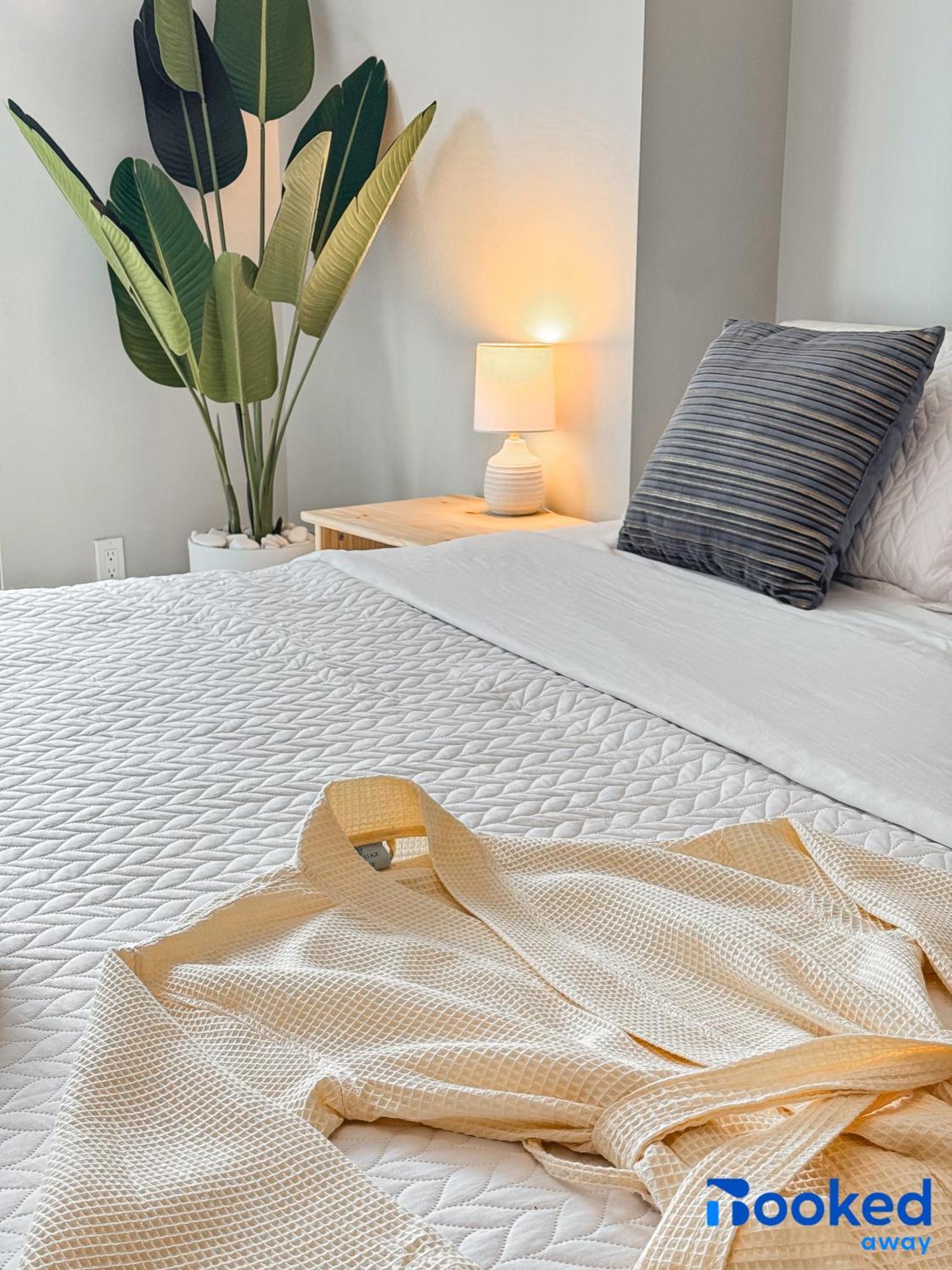 W Luxury High Rise Apartment