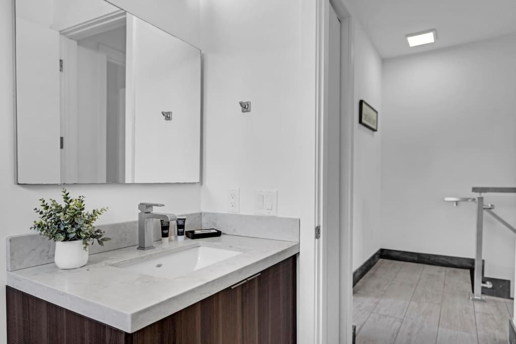 Apartment Biscayne Park 15408