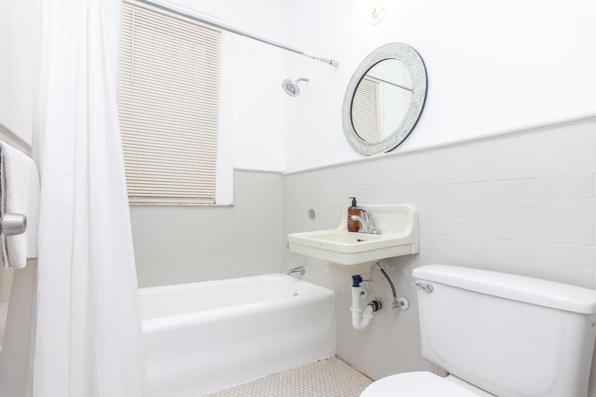 Apartment 2-bdrm -heart Wynwood & Edgewater- Private Parking Miami