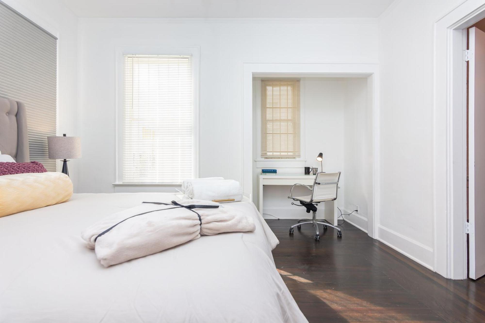 Apartment 2-bdrm -heart Wynwood & Edgewater- Private Parking *
