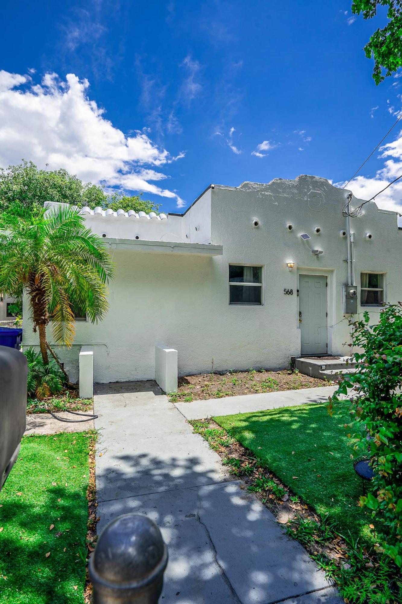 Cheerful 4 Bedroom With Free Parking *