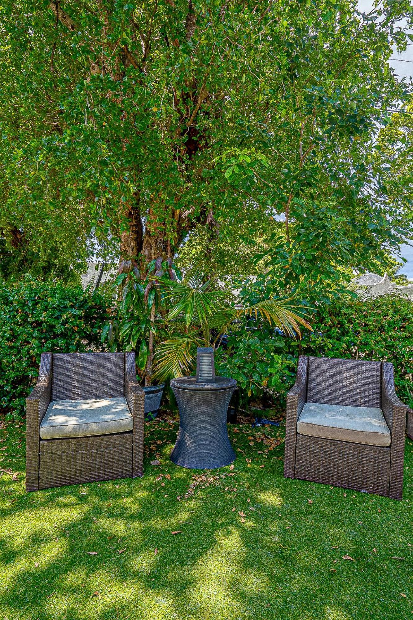Holiday home Cheerful 4 Bedroom With Free Parking *