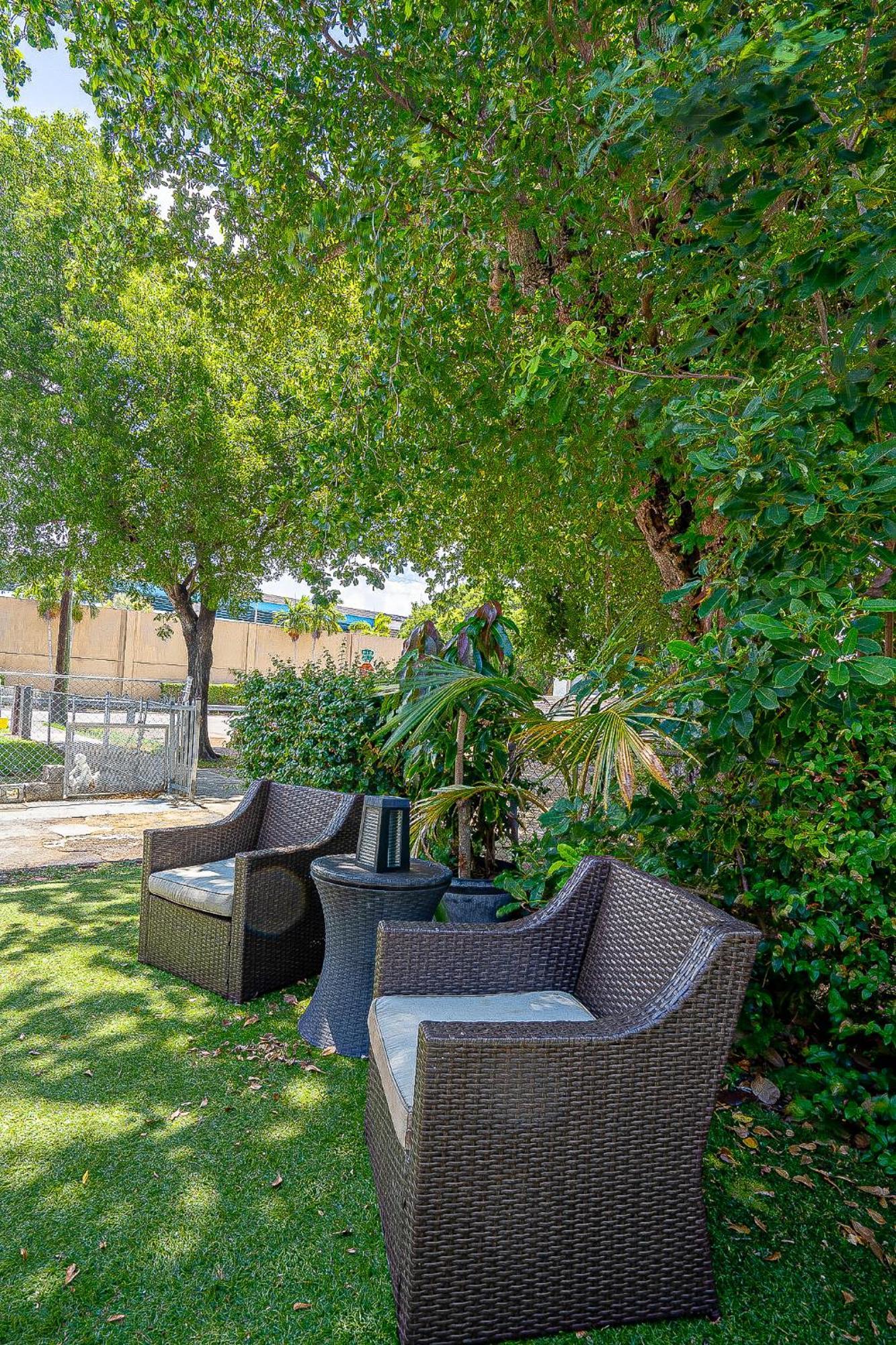 Cheerful 4 Bedroom With Free Parking Holiday home