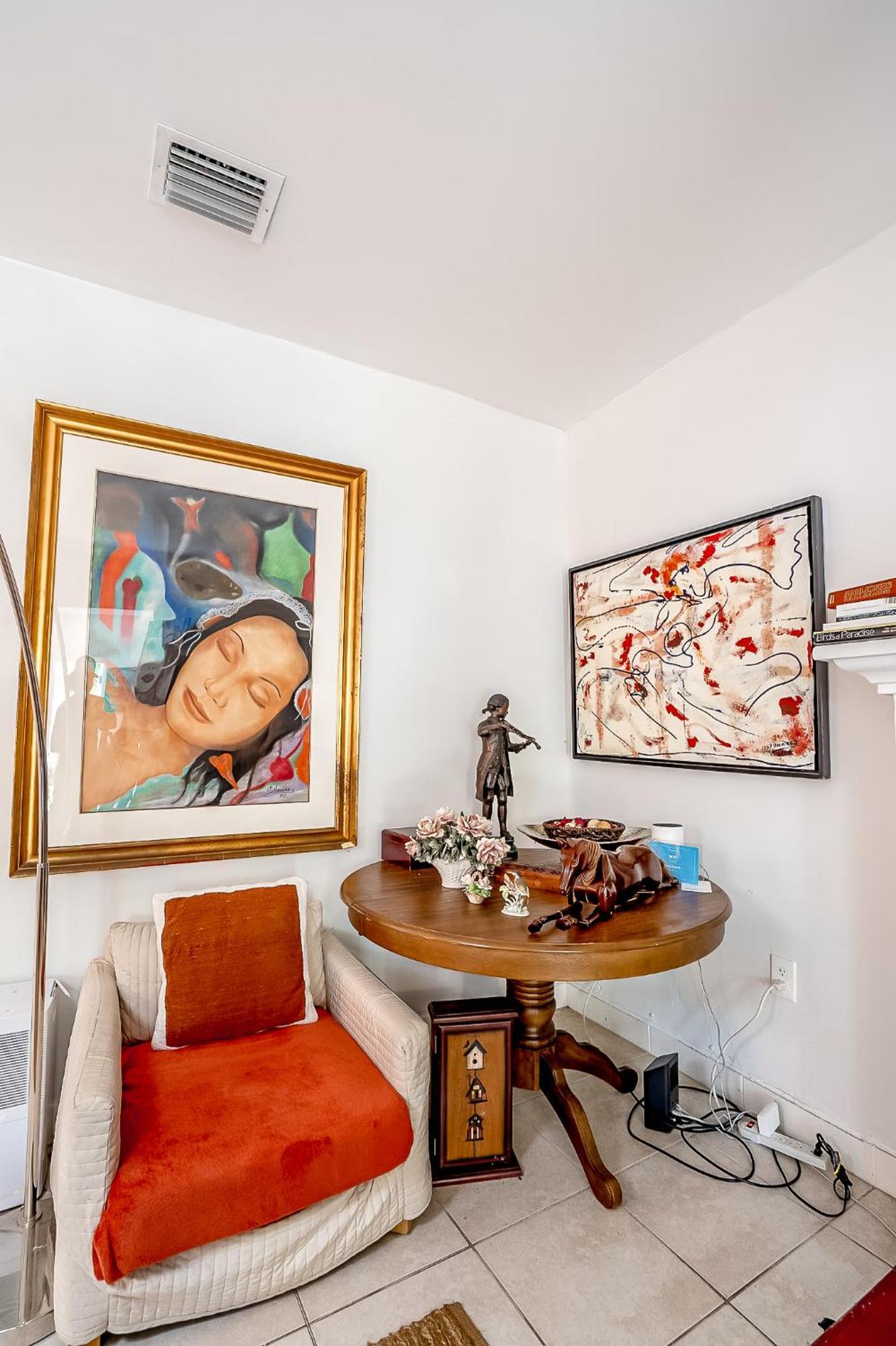 Cheerful 4 Bedroom With Free Parking *