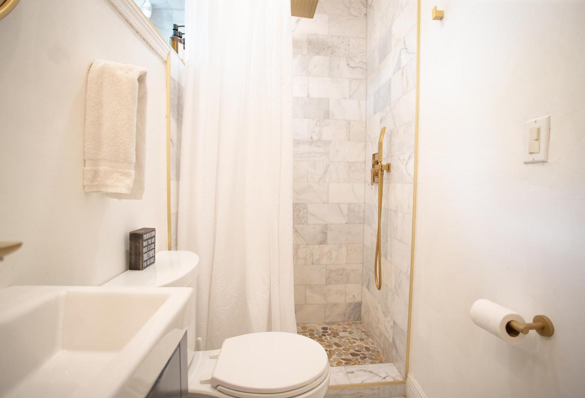 Cozy Tiny - Hidden Gem!