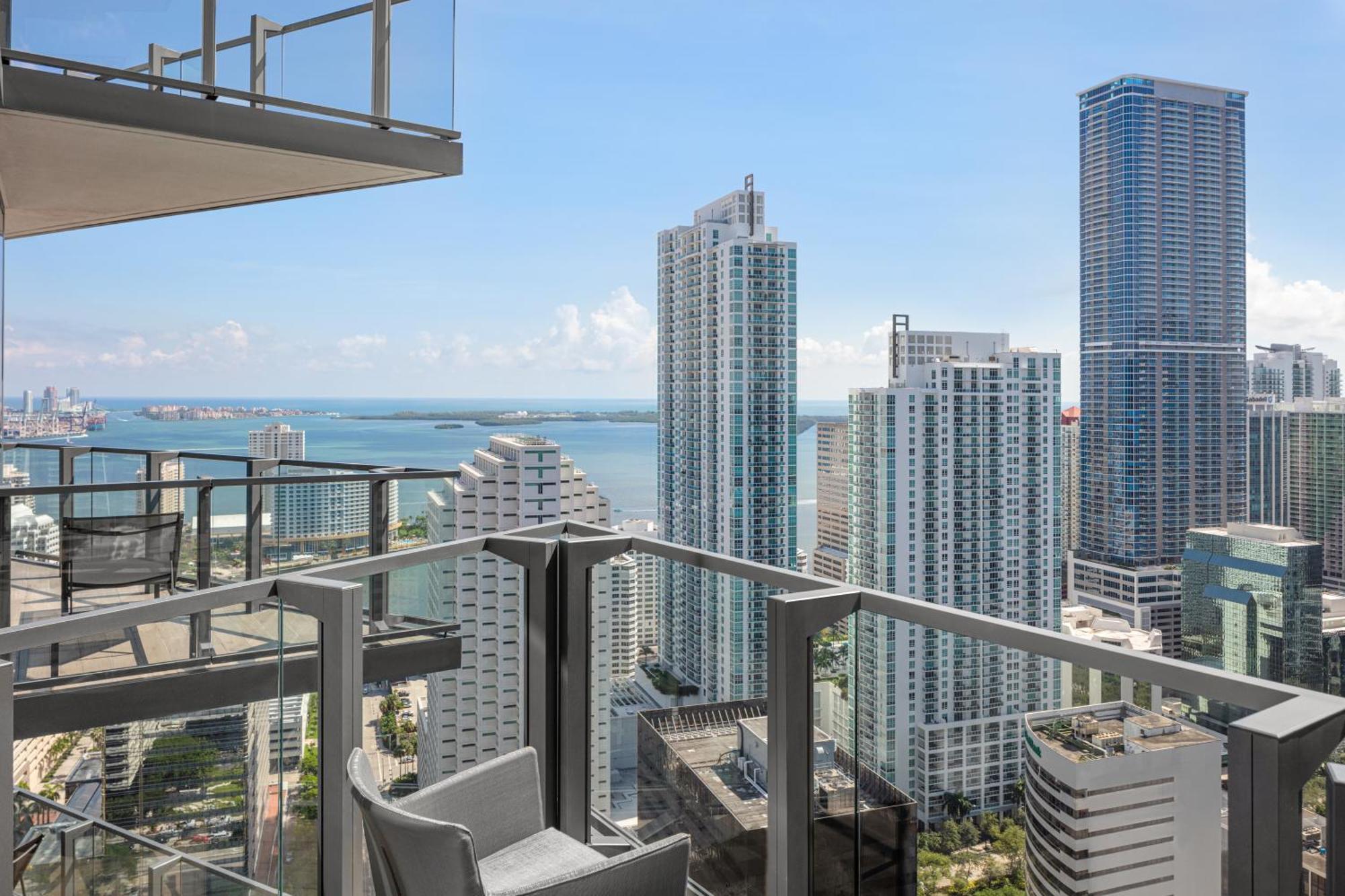 Hotel East Miami