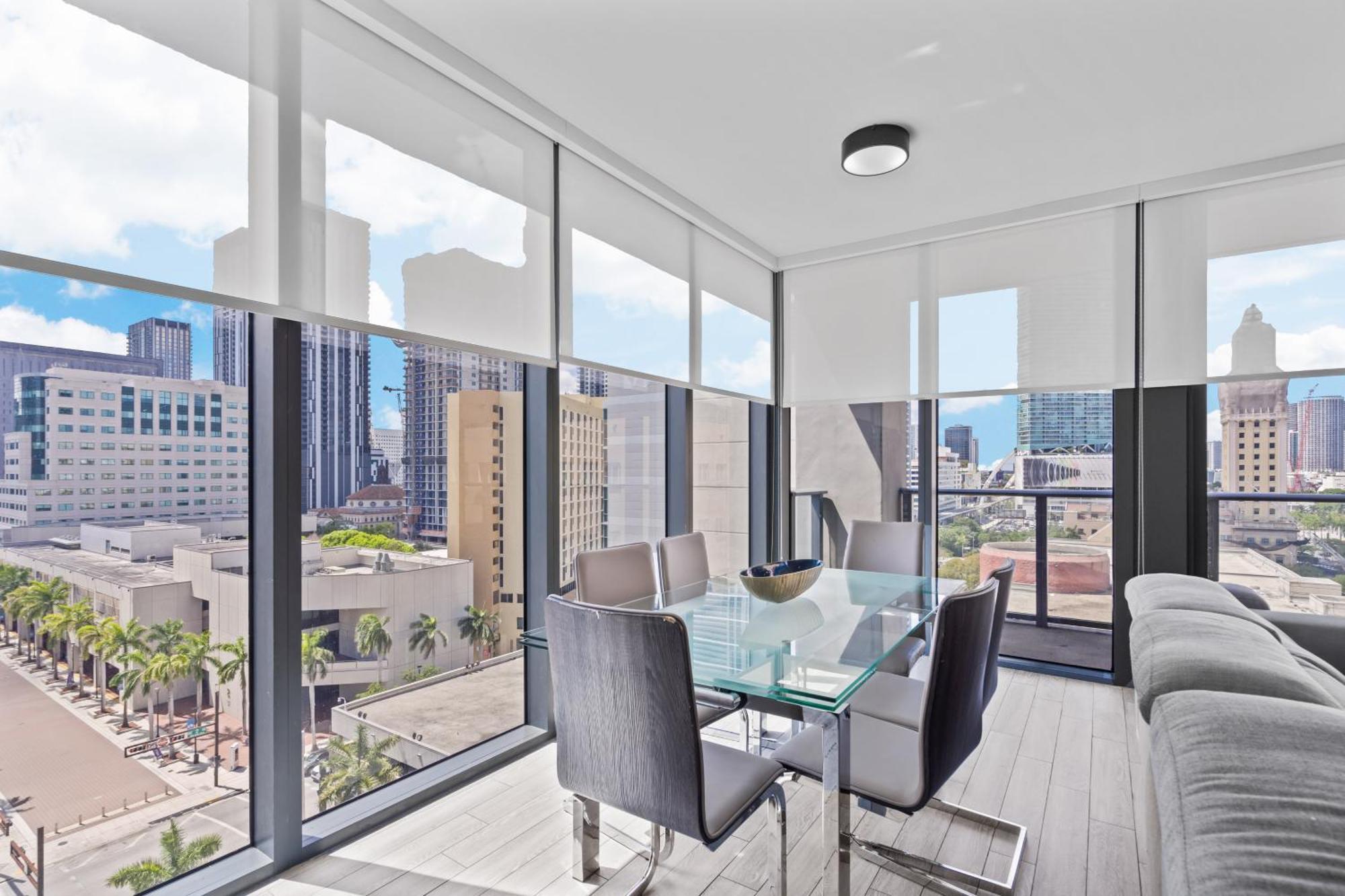 Sublime In The Heart Of Downtown Apartment