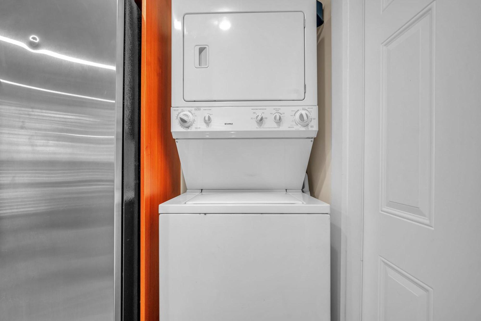Renovated Grove -near Coconut Grove Holiday home Miami