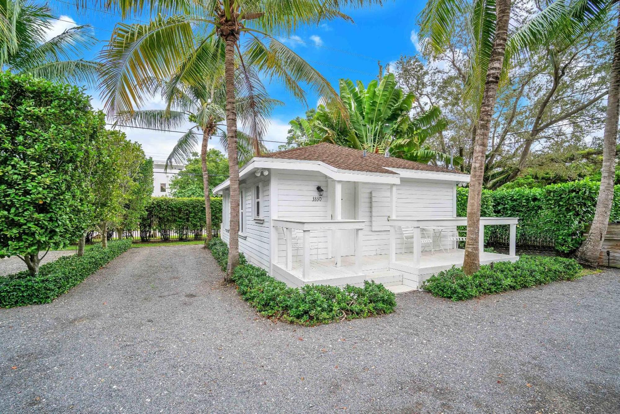 Renovated Grove -near Coconut Grove Holiday home