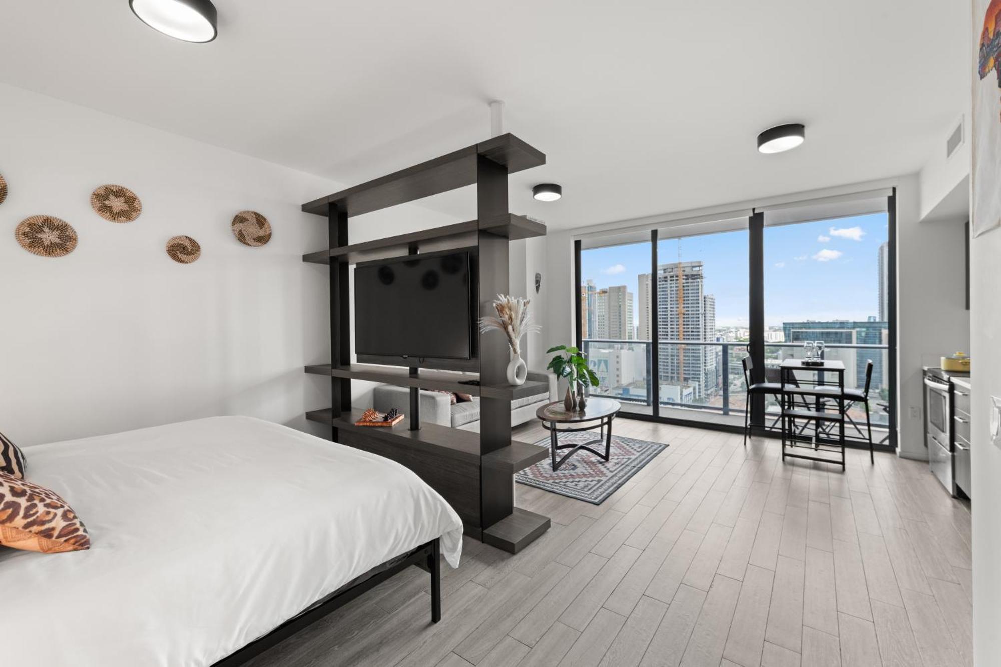 Breezy Luxury Residences - Near Kaseya Center Apartment Miami