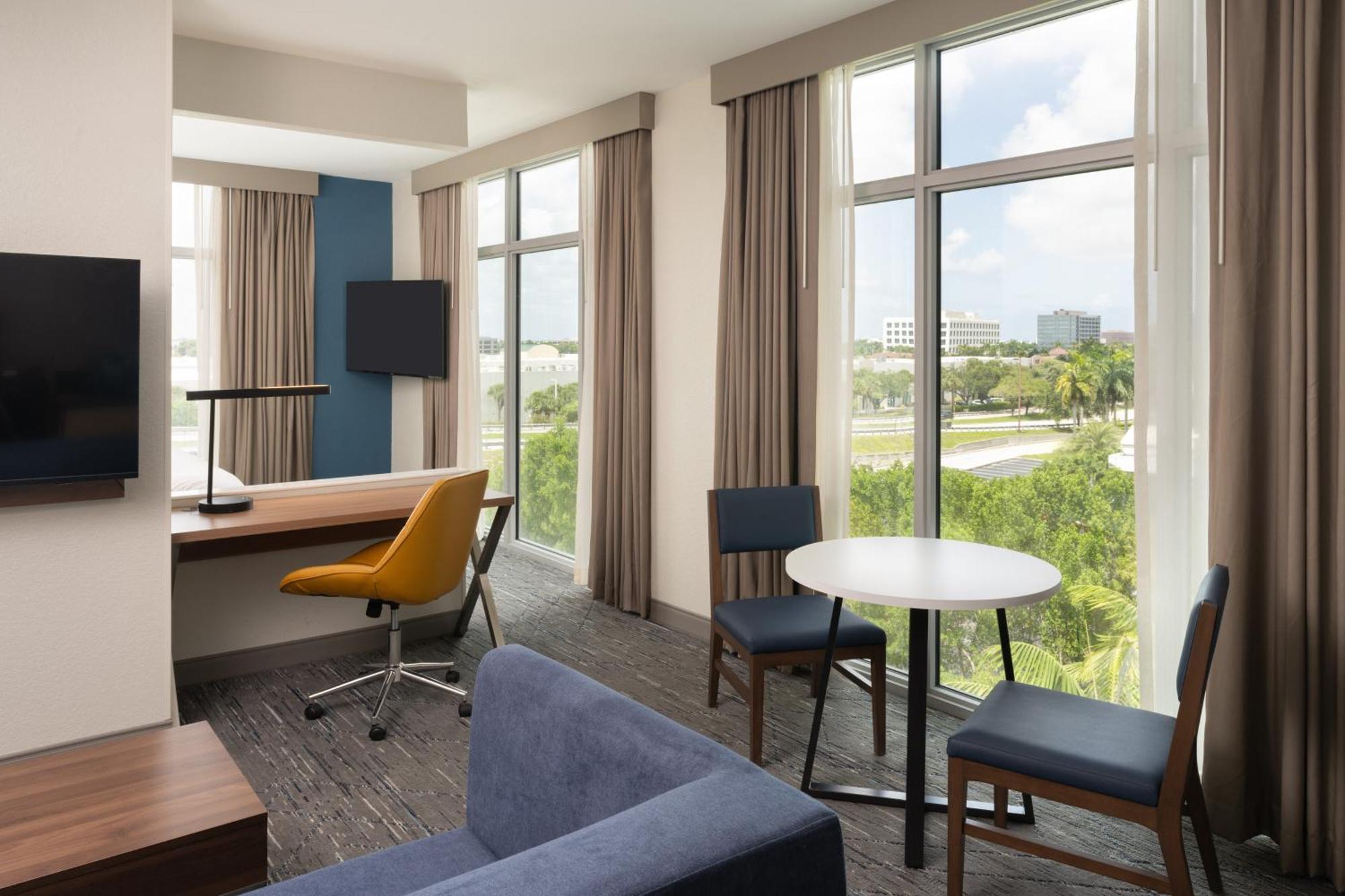 Express Airport-blue Lagoon Area By Ihg Hotel
