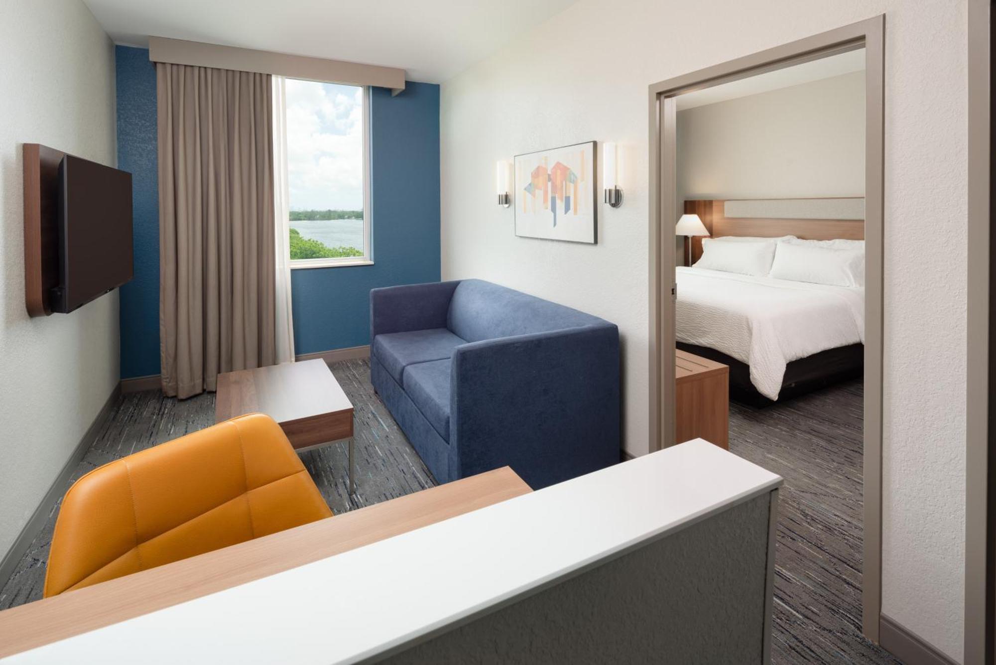Hotel Express Airport-blue Lagoon Area By Ihg Miami