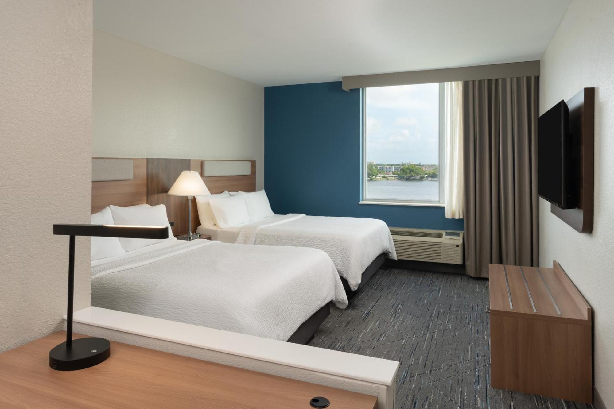 Express Airport-blue Lagoon Area By Ihg Miami