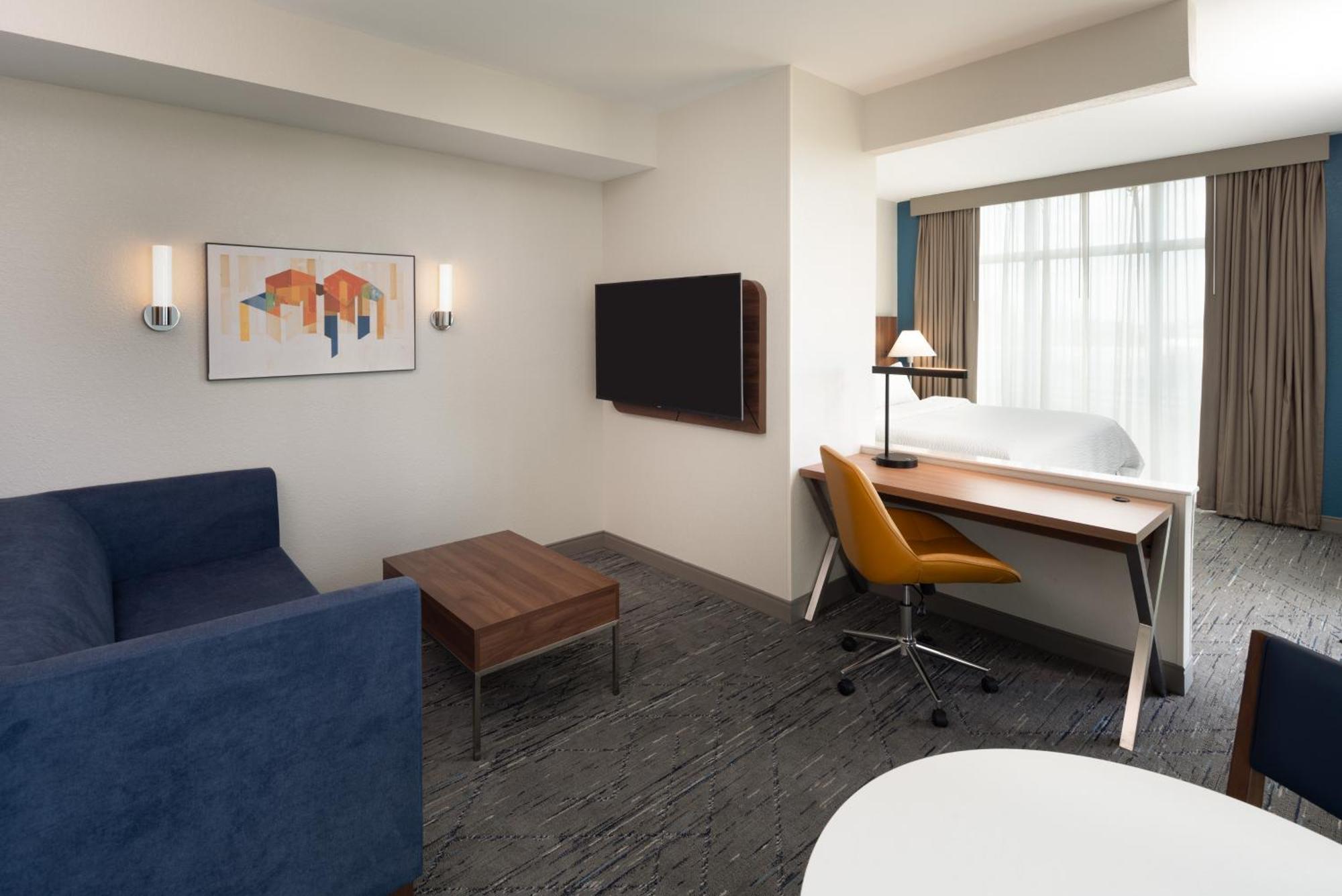 Express Airport-blue Lagoon Area By Ihg