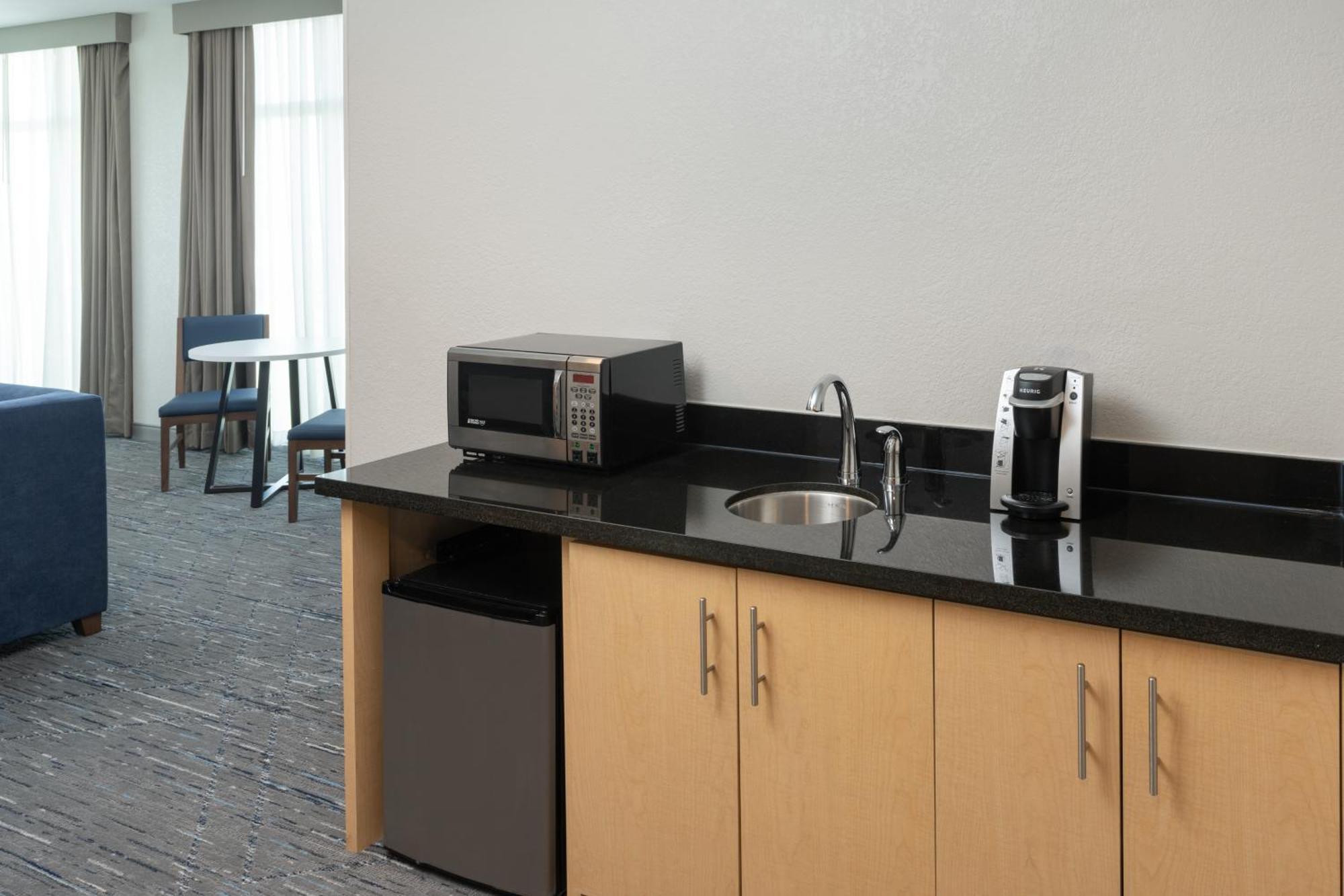 Hotel Express Airport-blue Lagoon Area By Ihg Miami