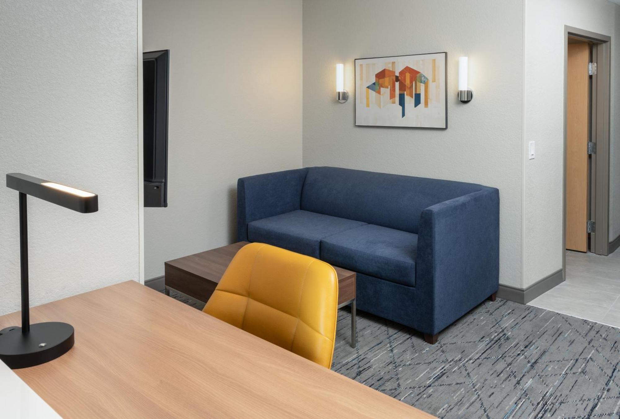 Hotel Express Airport-blue Lagoon Area By Ihg