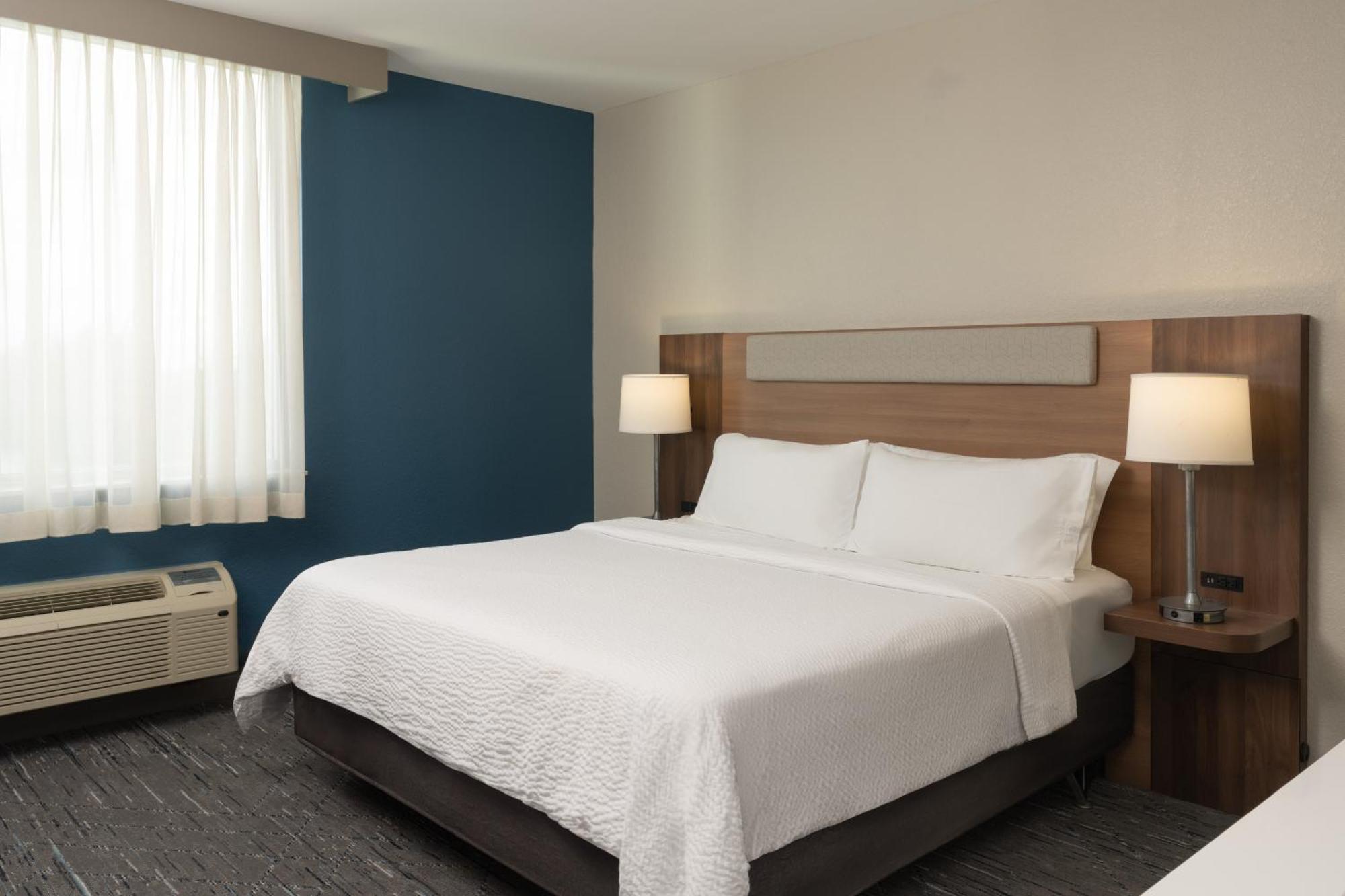 Express Airport-blue Lagoon Area By Ihg Miami
