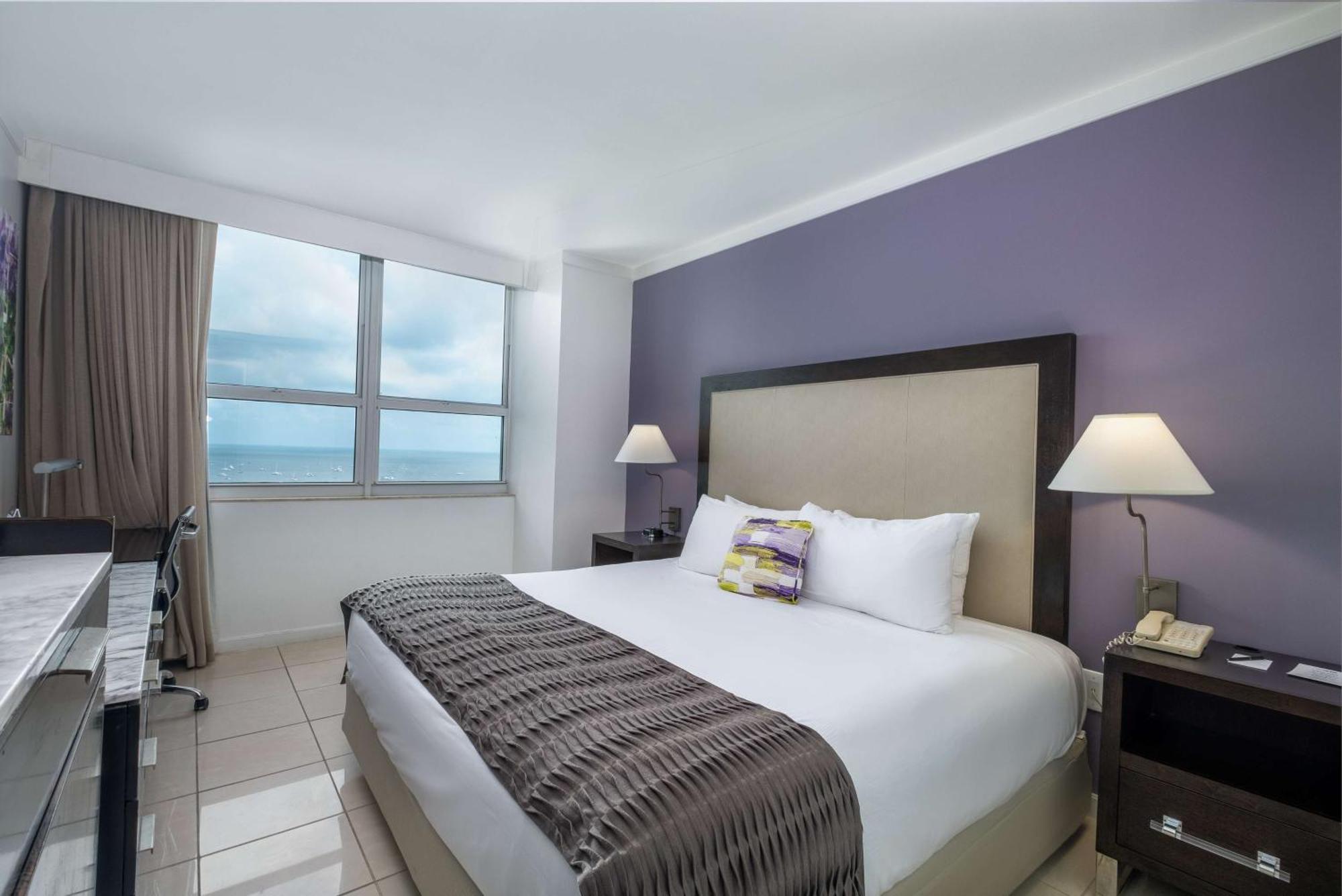 Arya Bw Premier Collection Hotel