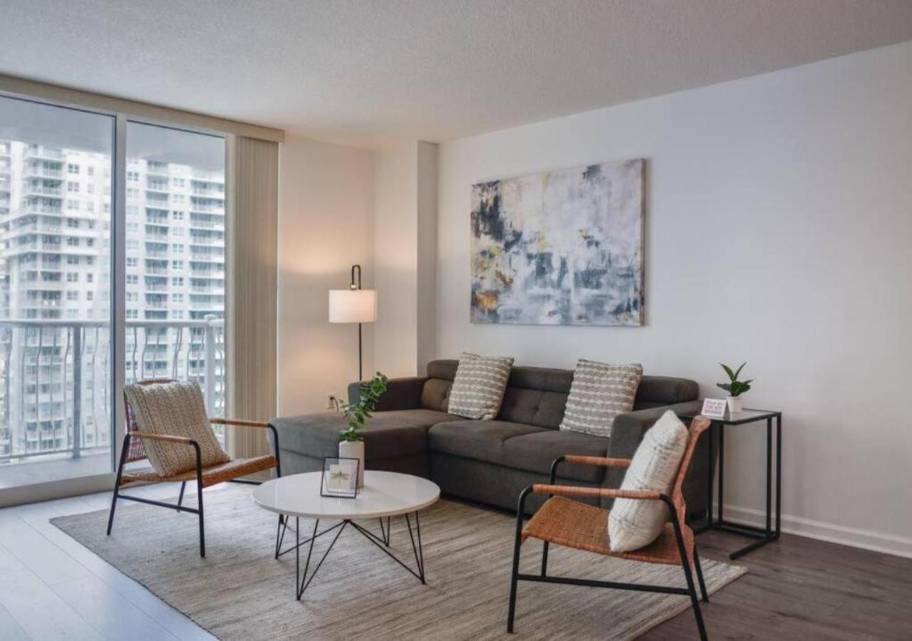 Apartment Stunning 1/1 @brickell Free Parking/pool *