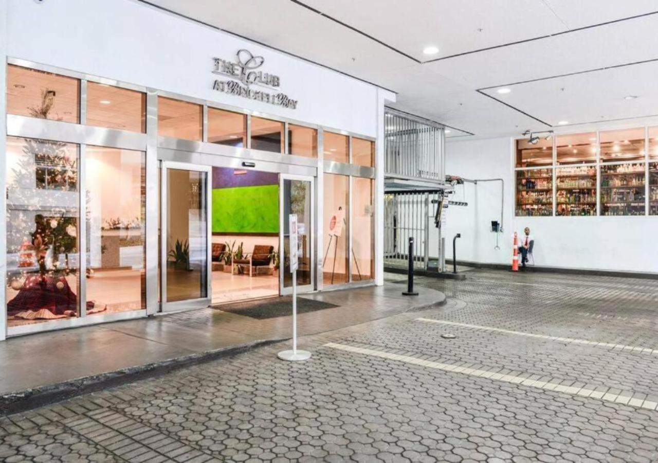 Apartment Stunning 1/1 @brickell Free Parking/pool Miami