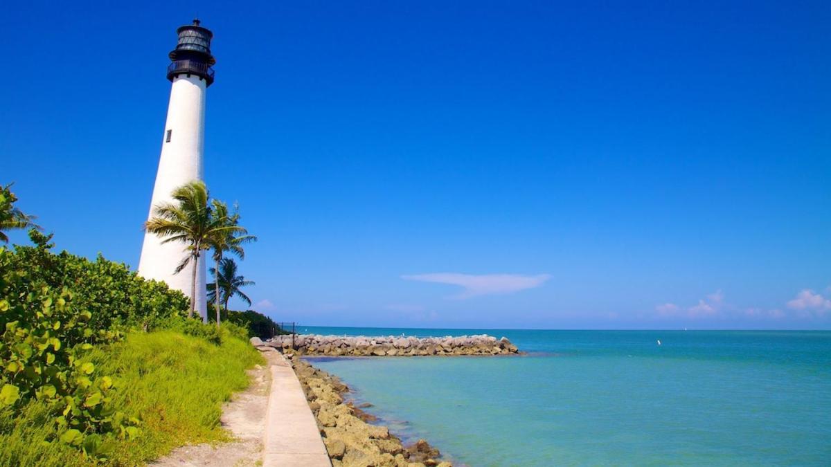 Abundant 3bd King Bed Free Parking Wi-fi * Miami