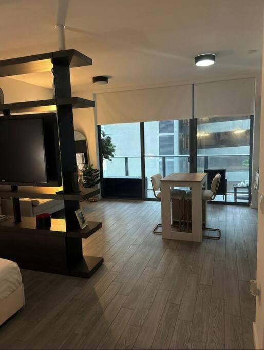 Cute Downtown Apartment