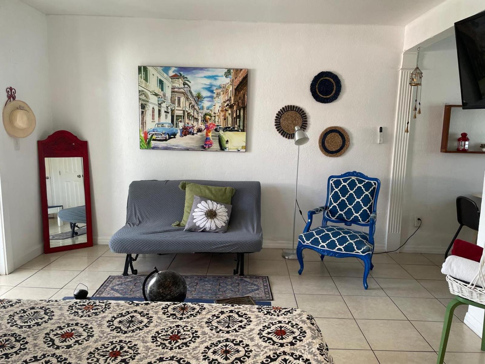 Cozy Near Coconut Grove - 7c